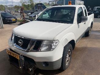 damaged passenger cars Nissan Navara Navara (D40) Pick-up 2.5 dCi 16V 4x4 (YD25DDTi) [140kW] 2012/5