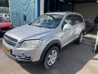 damaged passenger cars Chevrolet Captiva (C100) SUV 2.4 16V 4x2 (Z24SED) 2007/9