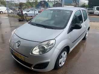 uszkodzony samochody osobowe Renault Twingo Twingo II (CN) Hatchback 3-drs 1.2 (D7F-800(Euro 4)) [43kW] 2008/3