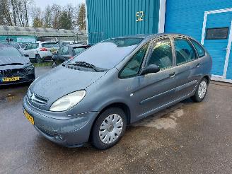 Avarii autoturisme Citroën Xsara Xsara Picasso (CH) MPV 2.0 16V (EW10J4(RFN)) [100kW] 2004/2