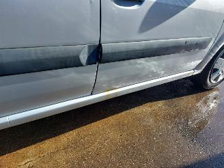 Dacia Logan Logan MCV I (KS) Combi 1.6 (K7M-710) picture 16