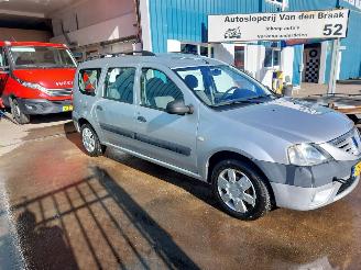 Dacia Logan Logan MCV I (KS) Combi 1.6 (K7M-710) picture 3