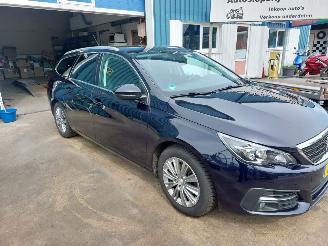 Peugeot 308 Gerserveerd 308 SW  Combi 5-drs 1.2 12V e-THP PureTech 110 picture 3