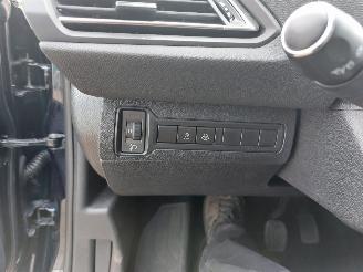Peugeot 308 Gerserveerd 308 SW  Combi 5-drs 1.2 12V e-THP PureTech 110 picture 13