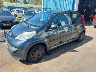 Voiture accidenté Peugeot 107 107 Hatchback 1.0 12V 2006/8