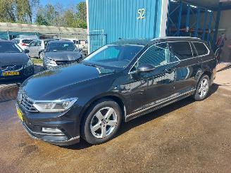 uszkodzony samochody osobowe Volkswagen Passat Passat Variant (3G5) Combi 1.6 TDI 16V DCXA 2015/6