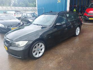 Voiture accidenté BMW 3-serie 3 serie Touring (E91) Combi 318i 16V 2006/8