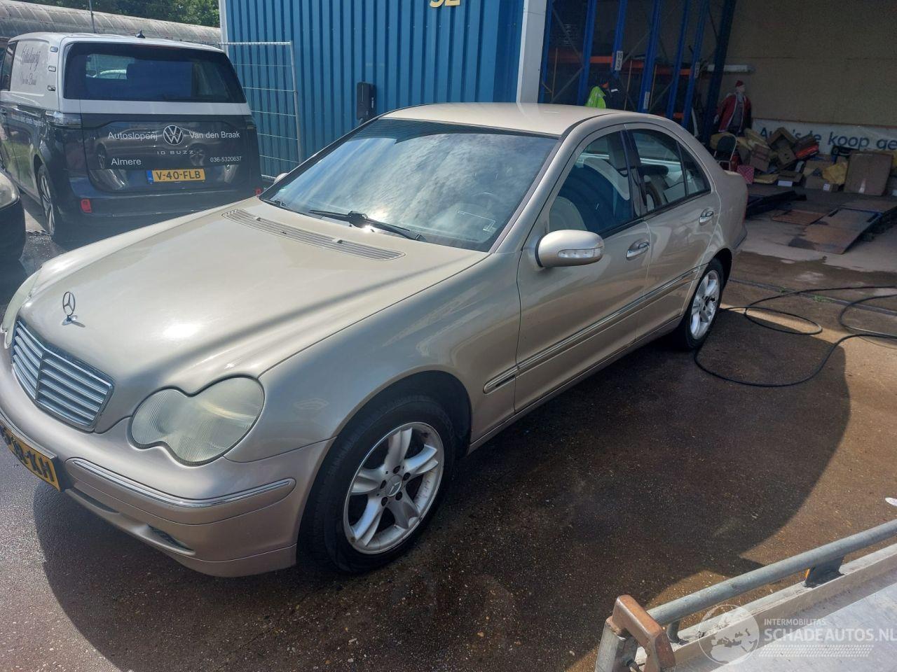 Mercedes C-klasse C (W203) Sedan 2.0 C-180 16V