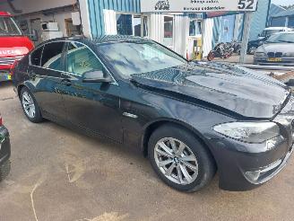 BMW 5-serie 5 serie (F10) Sedan 528i 16V picture 3