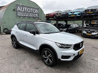 krockskadad bil auto Volvo XC40 1.5 T3 120KW Autom. Clima Navi Camera R-Design NAP 2019/11