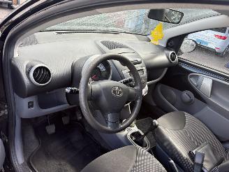 Toyota Aygo 1.0-12V 50KW Navigator Airco Comfort 5-Drs NAP picture 6
