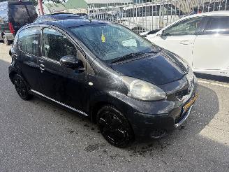 Toyota Aygo 1.0-12V 50KW Navigator Airco Comfort 5-Drs NAP picture 3