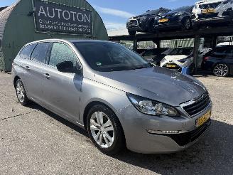 Vaurioauto  passenger cars Peugeot 308 1.6 Bluehdi 88KW Clima Navi Led Lease Pack NAP 2015/5