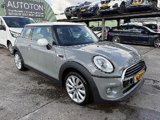 Schadeauto Mini Cooper 1.5 100KW Clima Navi Led Business NAP 2016/3