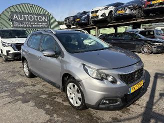 Schadeauto Peugeot 2008 1.2 81KW Autom. Clima Navi Led Active NAP 2017/7