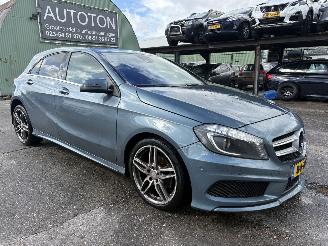 skadebil auto Mercedes A-klasse 200 Autom. 115KW Navi Clima Led Xenon AMG-Pakket NAP 2013/1