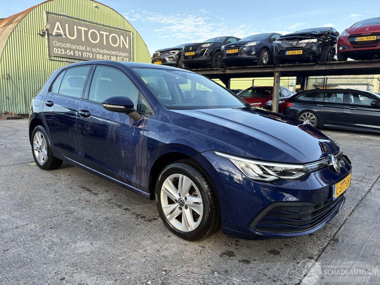 Volkswagen Golf 1.0 eTSI 81KW DSG Clima Navi Led Life Business