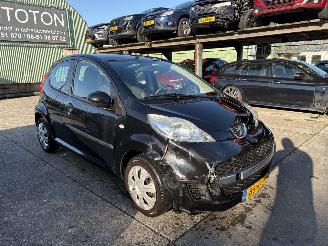 Peugeot 107 1.0-12V 50KW Automaat Airco 5-Drs XS NAP picture 2