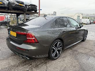 uszkodzony samochody osobowe Volvo S-60 2.0 T6 Recharge 253PK Autom. Pano Clima Navi AWD R-Design NAP 2020/11