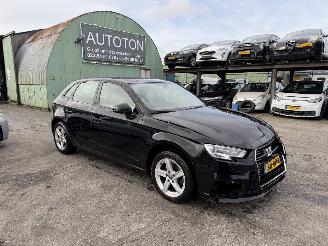 uszkodzony samochody osobowe Audi A3 1.6 TDI 85KW Autom. Navi Led Clima 5-Drs NAP 2018/4