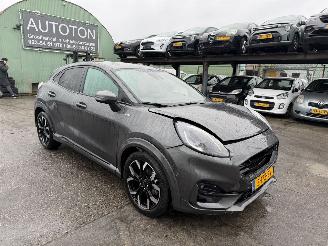 Schadeauto Ford Puma 1.0 Ecoboost 92KW Hybrid ST-Line X Clima Navi Camera Led NAP 2024/3