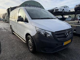 Unfallwagen Mercedes Vito 116 CDI Autom. 120KW Tourer 9-Pers Clima Lang Pro 9-Pers NAP 2022/10