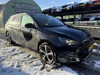 damaged passenger cars Peugeot 308 1.2 96KW Clima Navi Pano GT-Line Led Xenon NAP 2016/4