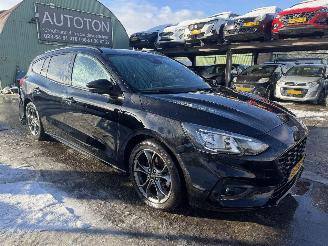 damaged passenger cars Ford Focus 1.0 Ecoboost 92KW ST-Line Clima Navi Led Business NAP 2019/5