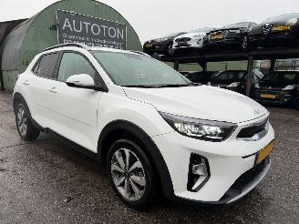 Damaged car Kia Stonic 1.0 T-GDI 74KW MHEV Clima Navi Led Camera DynamicPlusLine NAP 2025/7