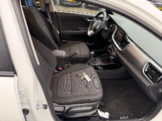 Kia Stonic 1.0 T-GDI 74KW MHEV Clima Navi Led Camera DynamicPlusLine NAP picture 14