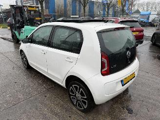 Volkswagen Up! 1.0 55KW Pano Airco Navi Groove Up! 5-Deurs picture 5
