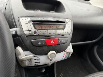 Peugeot 107 1.0 50KW Active Airco Led 5-Drs NAP picture 10