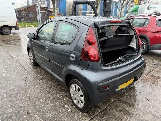 Peugeot 107 1.0 50KW Active Airco Led 5-Drs NAP picture 4