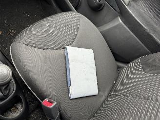 Peugeot 107 1.0 50KW Active Airco Led 5-Drs NAP picture 8