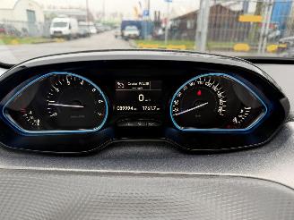 Peugeot 2008 1.2 81KW Clima Navi Pano Led Allure NAP picture 10