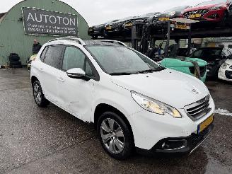 Peugeot 2008 1.2 81KW Pano Clima Navi Led Allure picture 1