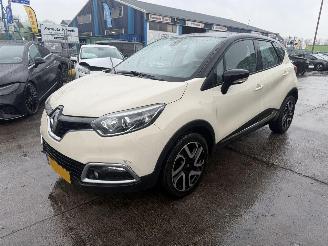 Damaged car Renault Captur 0.9 TCE 66KW Clima Navi Led Dynamique 2014/5