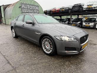 Damaged car Jaguar XF 2.0D 120KW Autom. Clima Navi Leer Xenon Portfolio NAP 2017/11