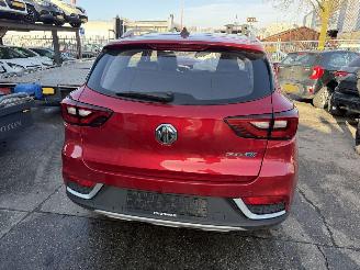 MG ZS EV 45 kWh Luxury Pano NAP picture 2