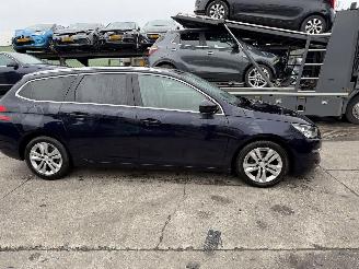 Peugeot 308 1.6 Bluehdi 88KW Pano Clima Navi Camera Executive Pack NAP picture 2