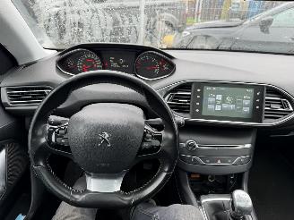 Peugeot 308 1.6 Bluehdi 88KW Pano Clima Navi Camera Executive Pack NAP picture 10