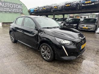 Vaurioauto  passenger cars Peugeot e-208 50 kWh 100KW EV Clima Navi Led Active Pack NAP 2023/5