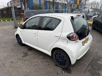 Toyota Aygo 1.0-12V 50KW Airco 5-Deurs Cool NAP picture 4