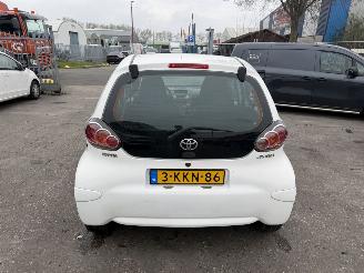 Toyota Aygo 1.0-12V 50KW Airco 5-Deurs Cool NAP picture 3