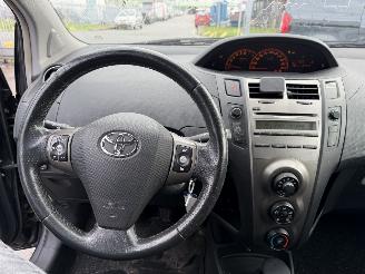 Toyota Yaris 1.3 VVT-I 74KW Airco Comfort 5-Drs picture 9