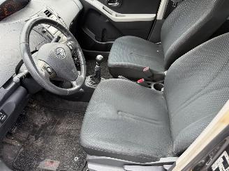 Toyota Yaris 1.3 VVT-I 74KW Airco Comfort 5-Drs picture 6