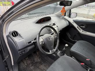 Toyota Yaris 1.3 VVT-I 74KW Airco Comfort 5-Drs picture 5