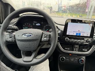 Ford Fiesta 1.1 63KW Navi Airco 5-Drs NAP picture 10