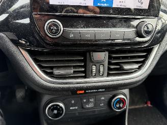 Ford Fiesta 1.1 63KW Navi Airco 5-Drs NAP picture 9