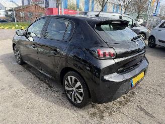 Damaged car Peugeot 208 1.2 55KW Clima Navi Led Active Pack 5-Drs NAP 2023/7